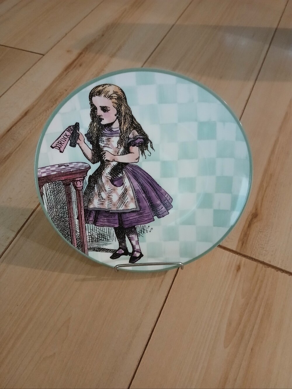 MacKenzie-Childs Pastel Alice in Wonderland Decorative Plate Set - New In Box - Picture 5 of 9